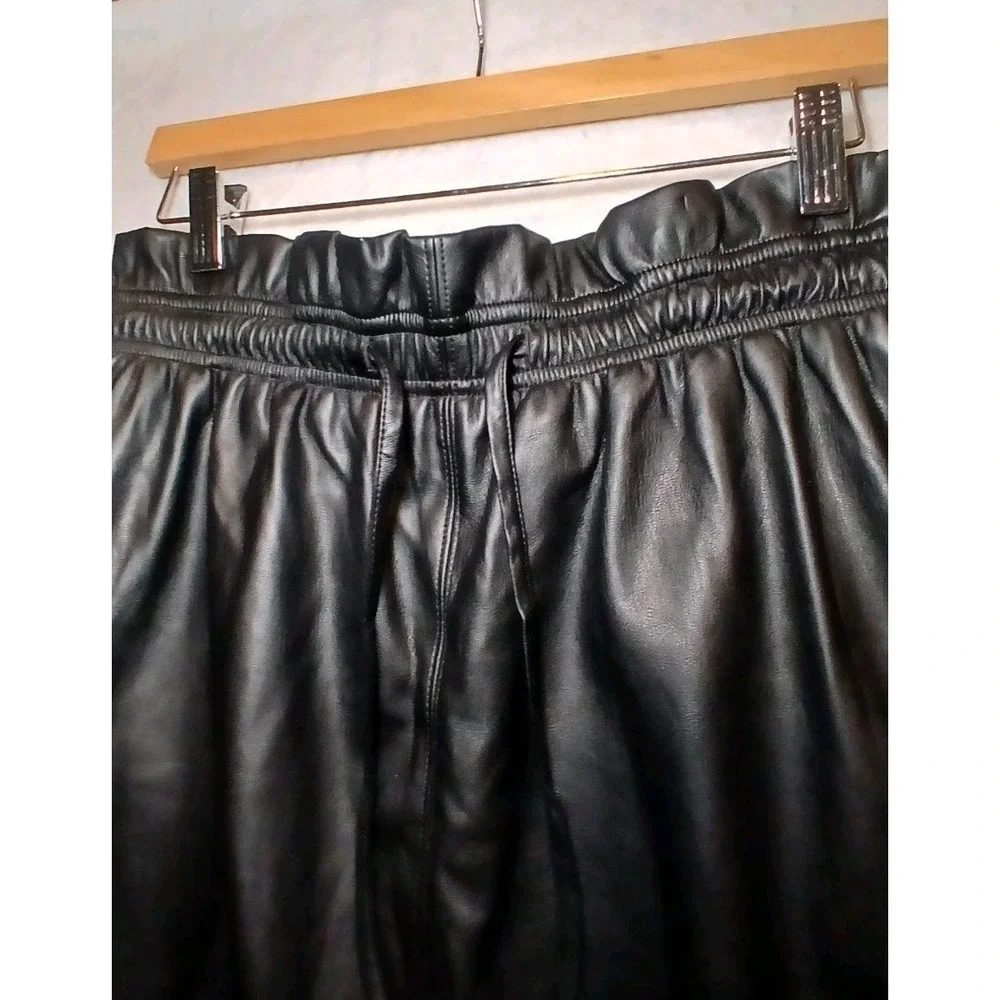 Express Paperbag Waist Mini Skirt Medium Black NWT High Rise Tie Belt‎